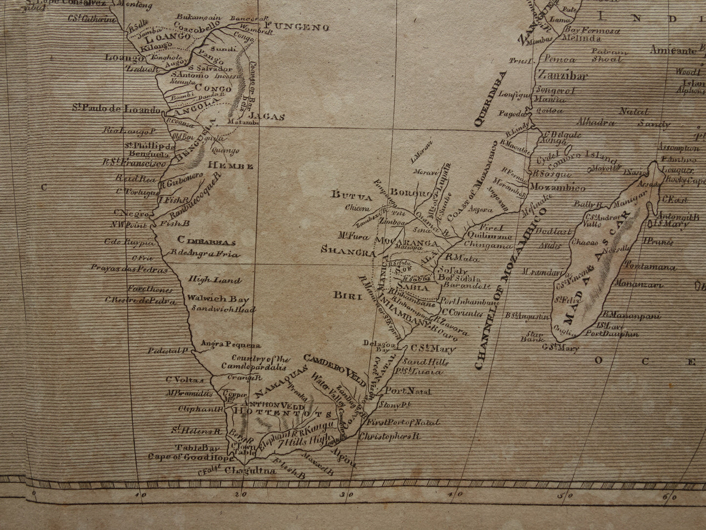 BESCHÄDIGT: Satz von 2 antiken Asien- und Afrikakarten aus dem Jahr 1812. Alte Karten der Kontinente Afrika und Asien.