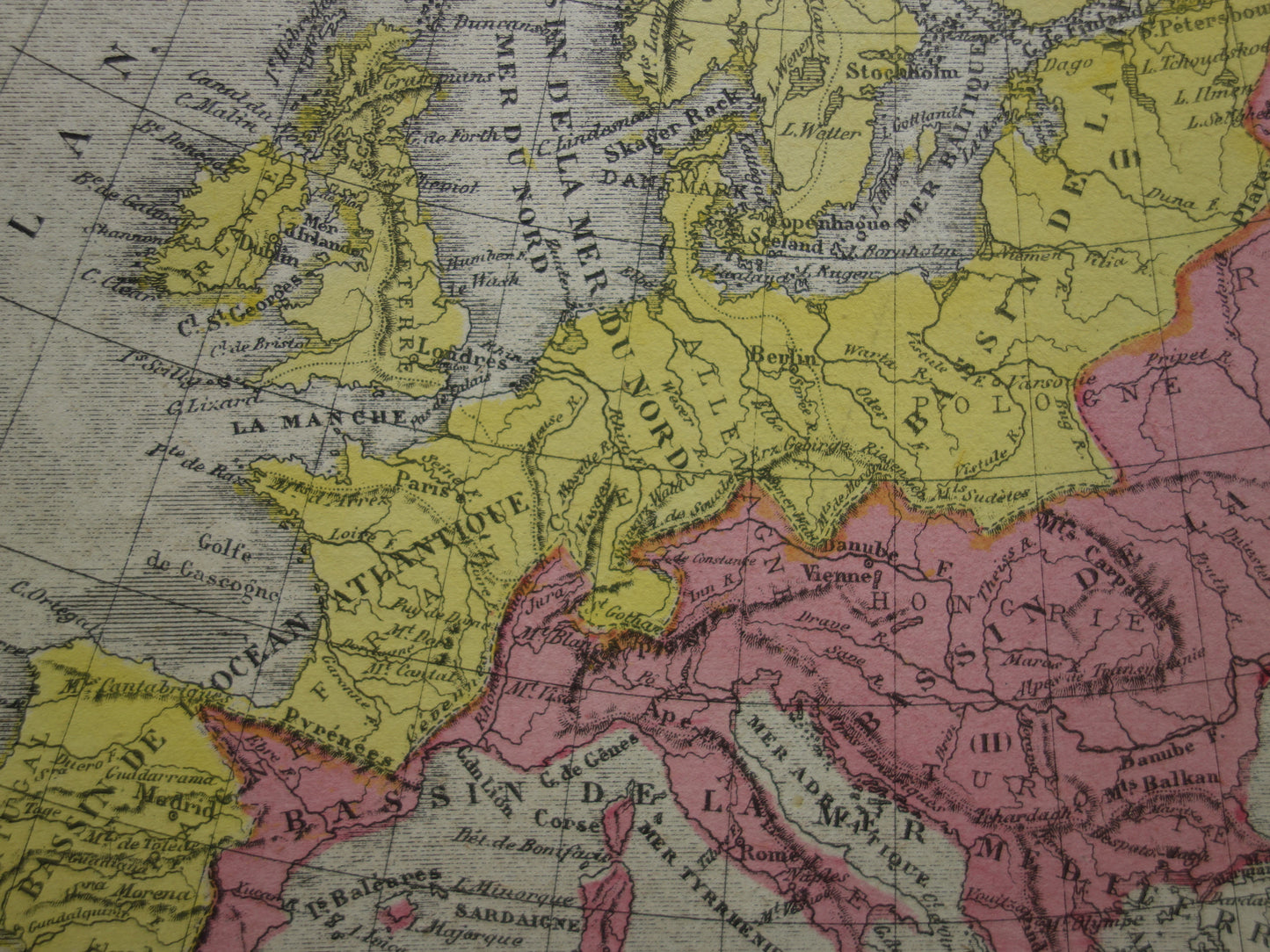 Oude kaart van rivieren in Europa uit 1877 originele antieke handgekleurde landkaart vintage geologie kaarten