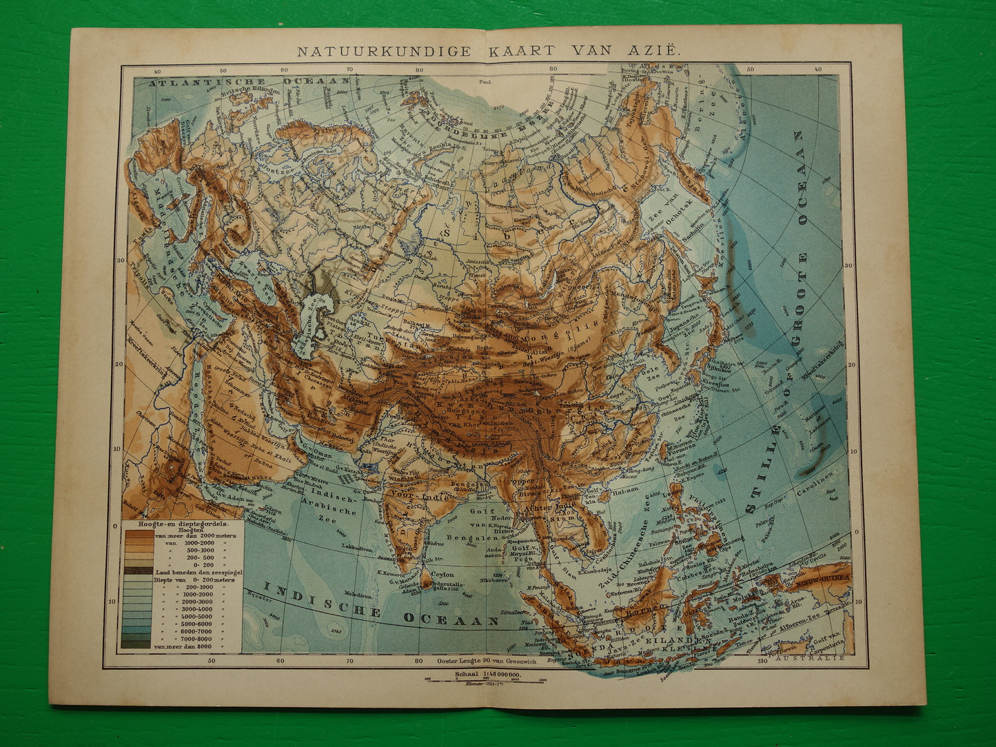 AZIË oude landkaart van continent Azië uit 1905 originele Nederlandse antieke kaart hoogtekaart bergen en rivieren