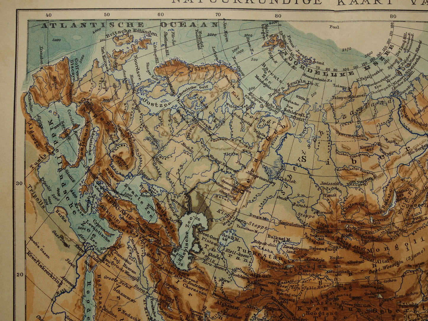 AZIË oude landkaart van continent Azië uit 1905 originele Nederlandse antieke kaart hoogtekaart bergen en rivieren