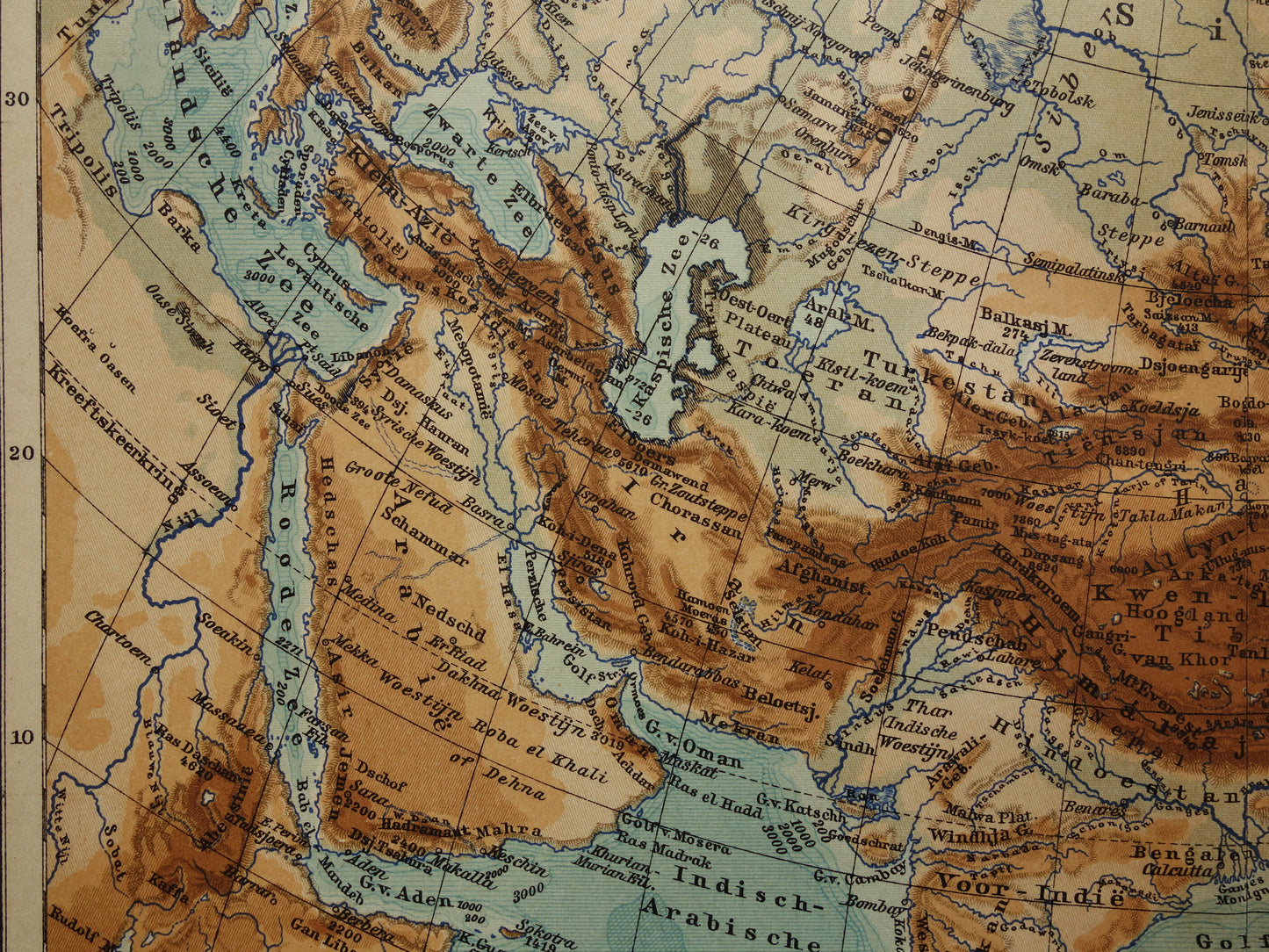 AZIË oude landkaart van continent Azië uit 1905 originele Nederlandse antieke kaart hoogtekaart bergen en rivieren