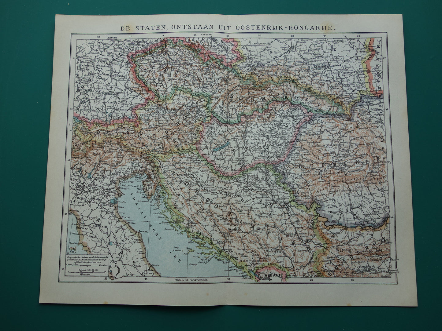 Oude kaart van de Balkan met Tsjechoslowakije Joegoslavië Hongarije Originele antieke Nederlandse landkaart van voormalig Oostenrijk-Hongarije uit 1921 vintage historische kaarten