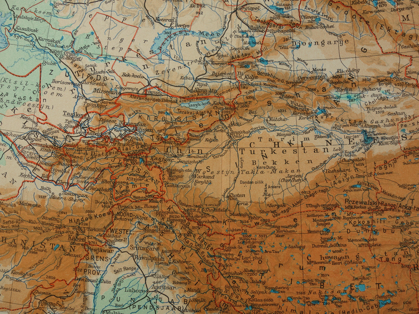 TIBET en XINJIANG Oude kaart uit het jaar 1938 historische Nederlandse landkaart Tibet en Xinjiang vintage kaarten