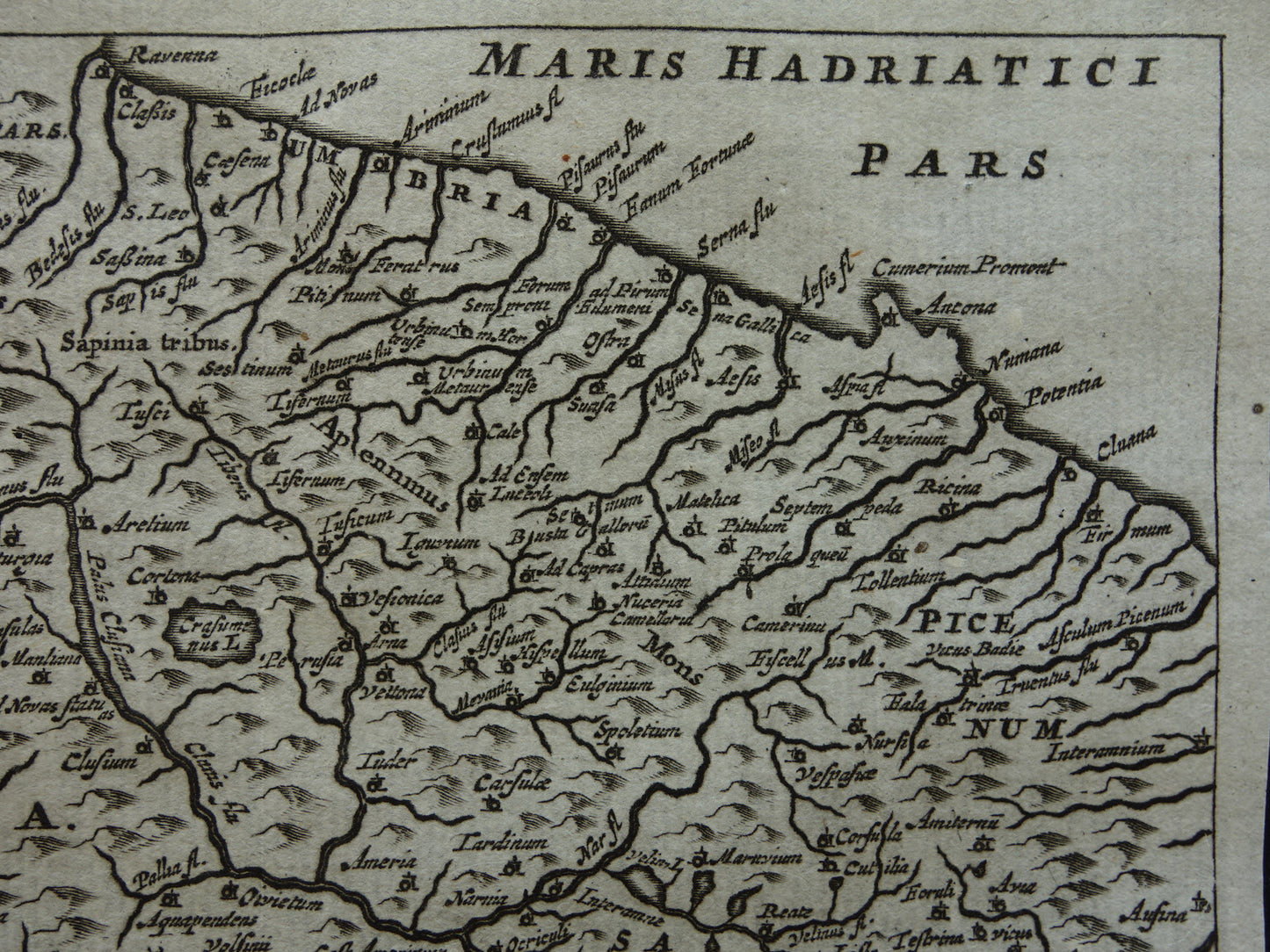 Italië 360+ jaar oude kaart van Centraal-Italië in oudheid 1661 originele antieke Nederlandse landkaart klein formaat Etruria Latium Umbria