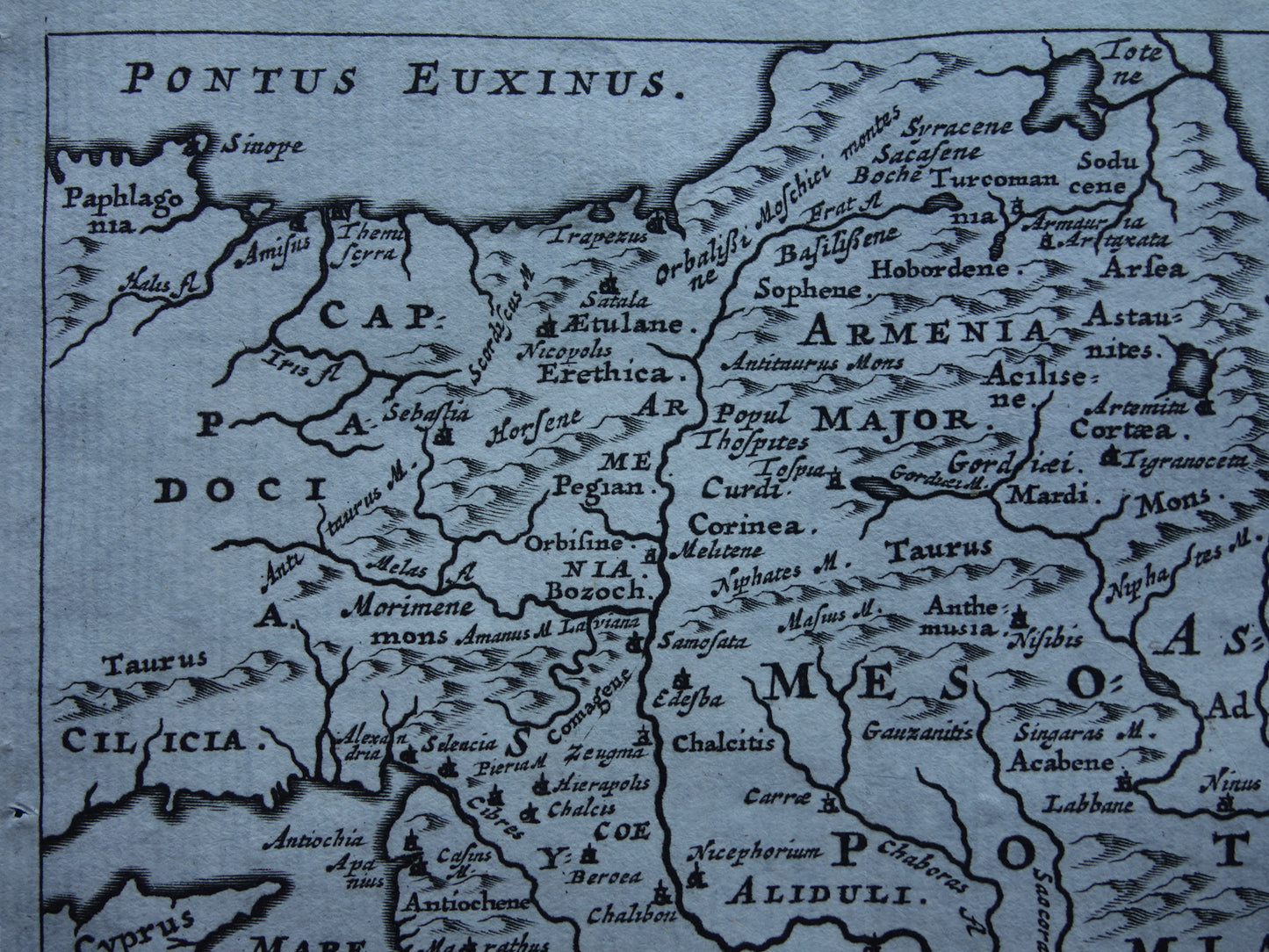 Oude kaart van Palestina Syrië Mesopotamië Armenië in de oudheid 1661 originele antieke landkaart klein formaat Armenia Syria Mesopotami Cluver