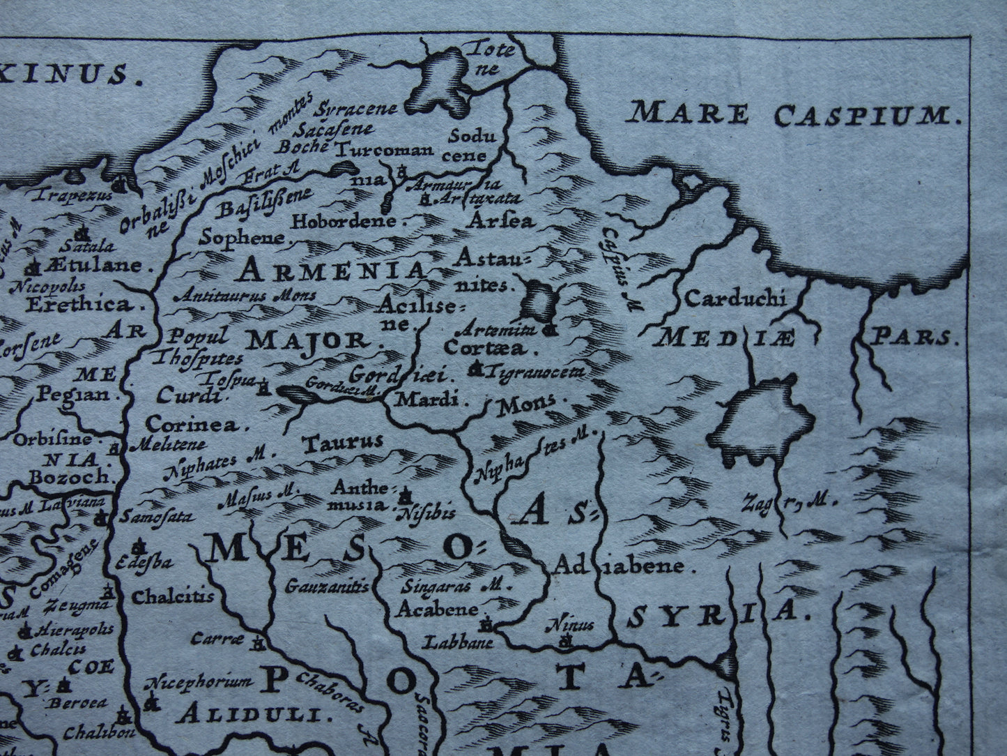 Oude kaart van Palestina Syrië Mesopotamië Armenië in de oudheid 1661 originele antieke landkaart klein formaat Armenia Syria Mesopotami Cluver