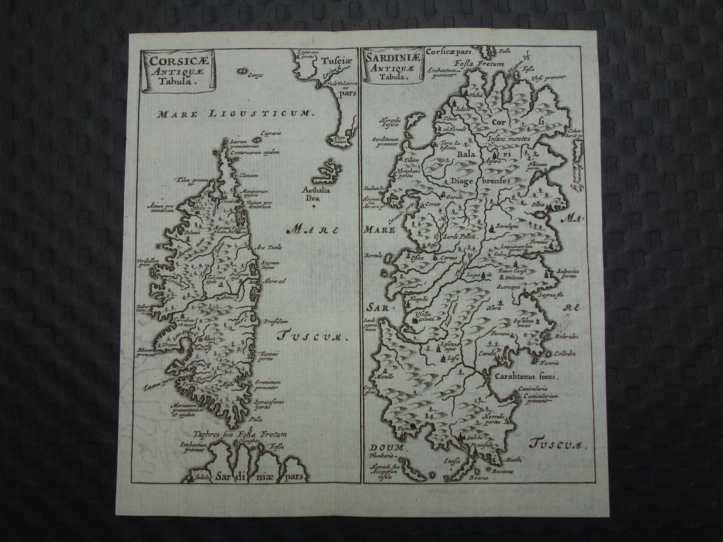 360+ jaar oude kaart van Corsica en Sardinië in de klassieke oudheid 1661 originele antieke Nederlandse landkaart zeer klein formaat