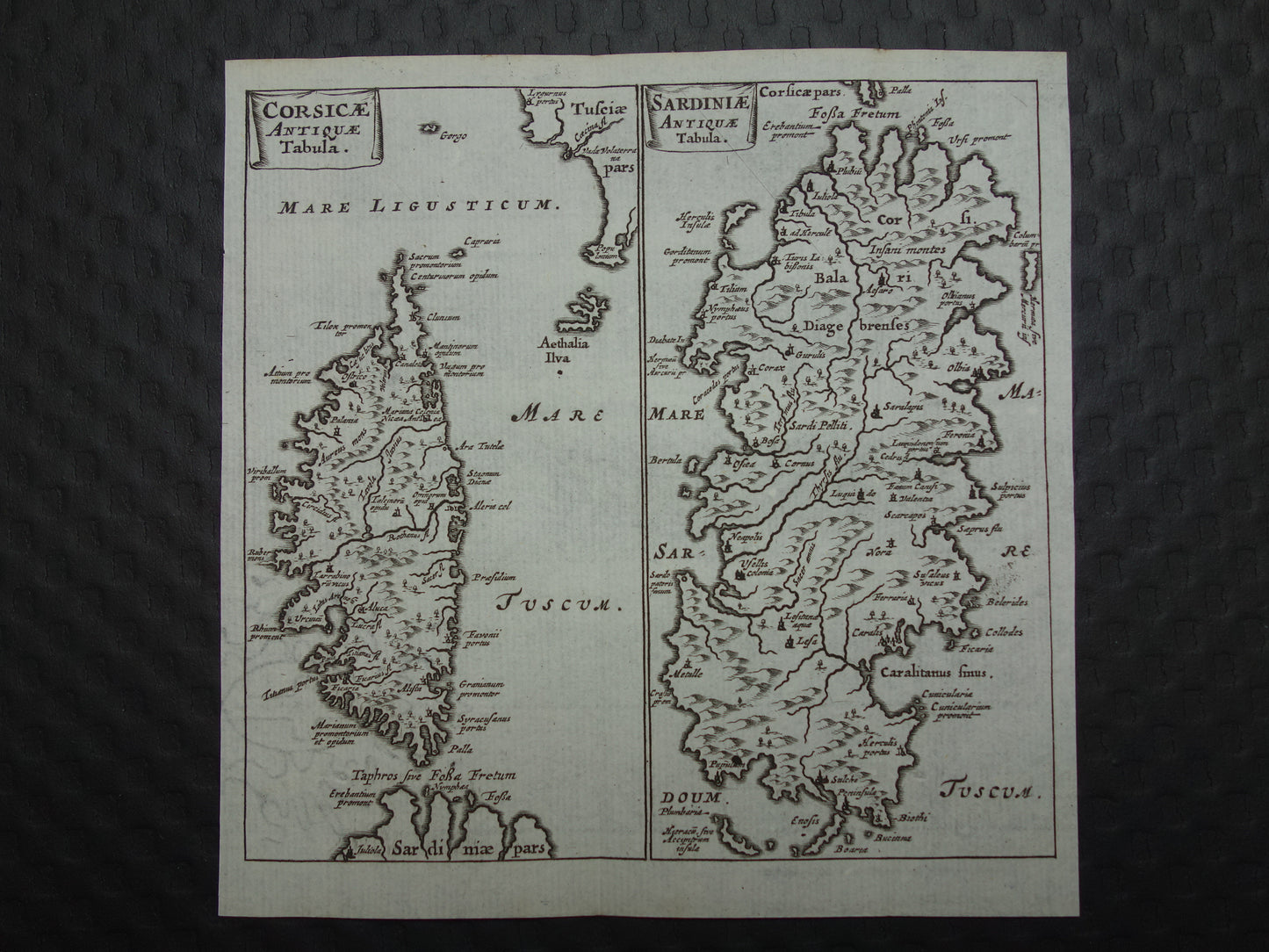 360+ jaar oude kaart van Corsica en Sardinië in de klassieke oudheid 1661 originele antieke Nederlandse landkaart zeer klein formaat
