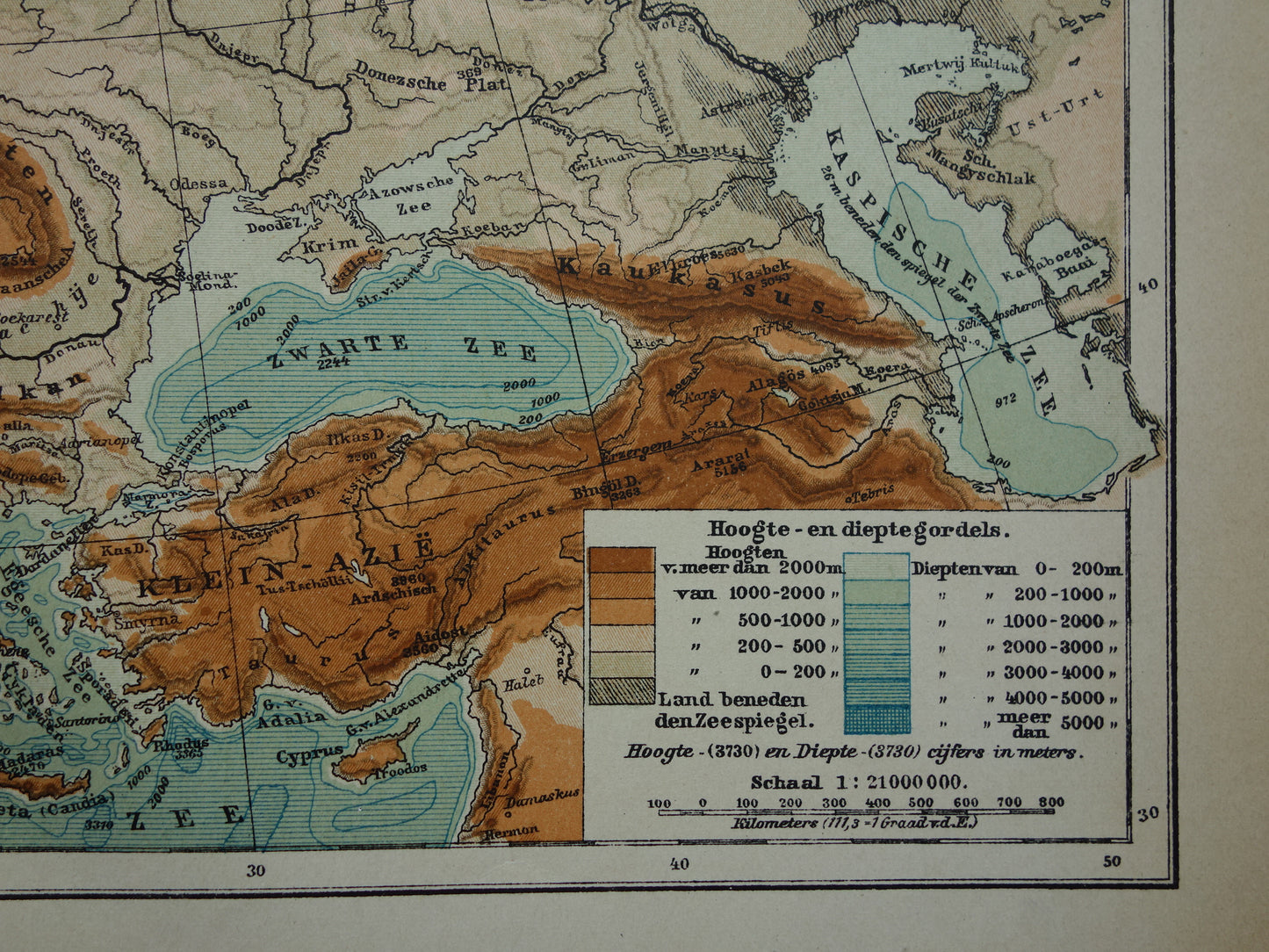 EUROPA Oude hoogtekaart van Europa uit 1907 originele Nederlandse antieke vintage kaart Bergen Rivieren Geologie landkaart