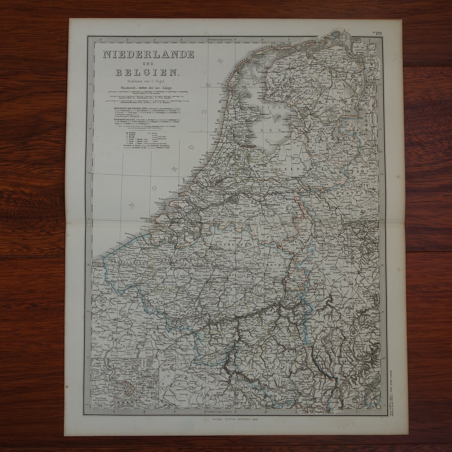 Oude landkaart van NEDERLAND en BELGIË in 1868 Antieke Duitse kaart Benelux vintage poster met jaartal
