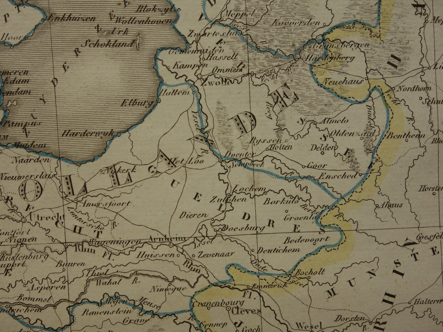 Nederland en België oude landkaart 1832 antieke kaart met jaartal