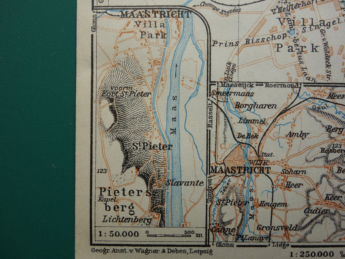 MAASTRICHT oud kaartje van Maastricht en Sint-Pietersberg uit 1914 kleine originele antieke plattegrond landkaart