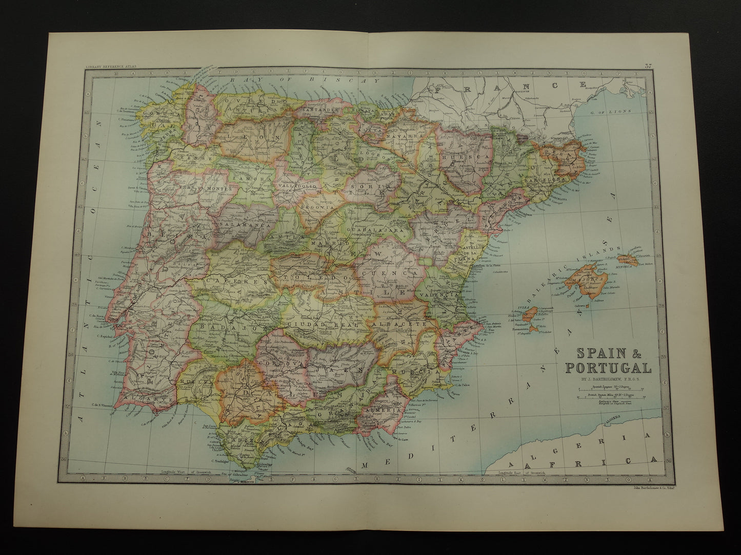 Oude landkaart van Spanje en Portugal uit 1890 originele antieke kaart 35 x 47 cm te koop vintage poster