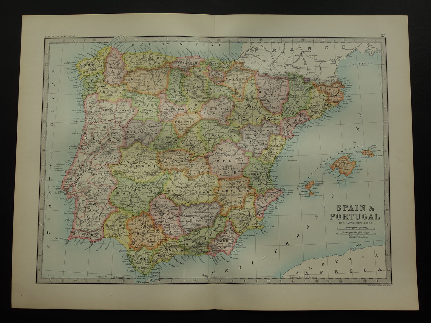 Oude landkaart van Spanje en Portugal uit 1890 originele antieke kaart 35 x 47 cm te koop vintage poster