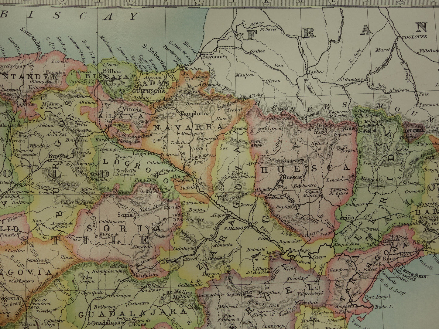 Oude landkaart van Spanje en Portugal uit 1890 originele antieke kaart 35 x 47 cm te koop vintage poster