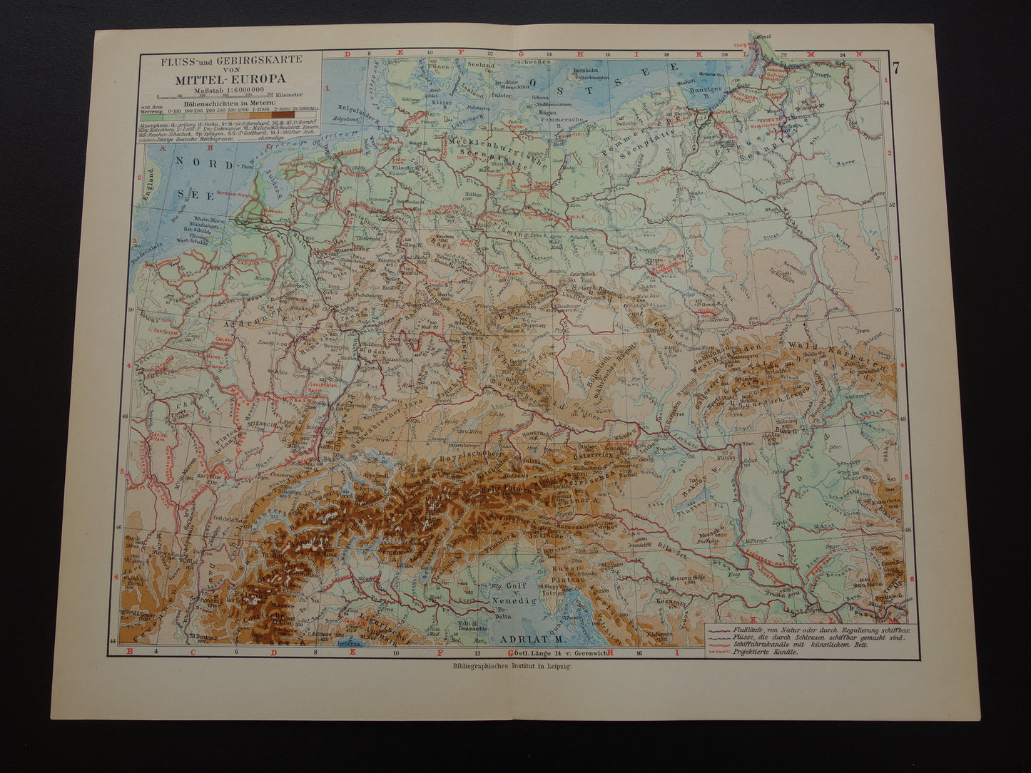 Oude kaart van Centraal Europa en Duitsland uit 1928 originele antieke hoogtekaart Alpen Bergen Rivieren Geologie te koop