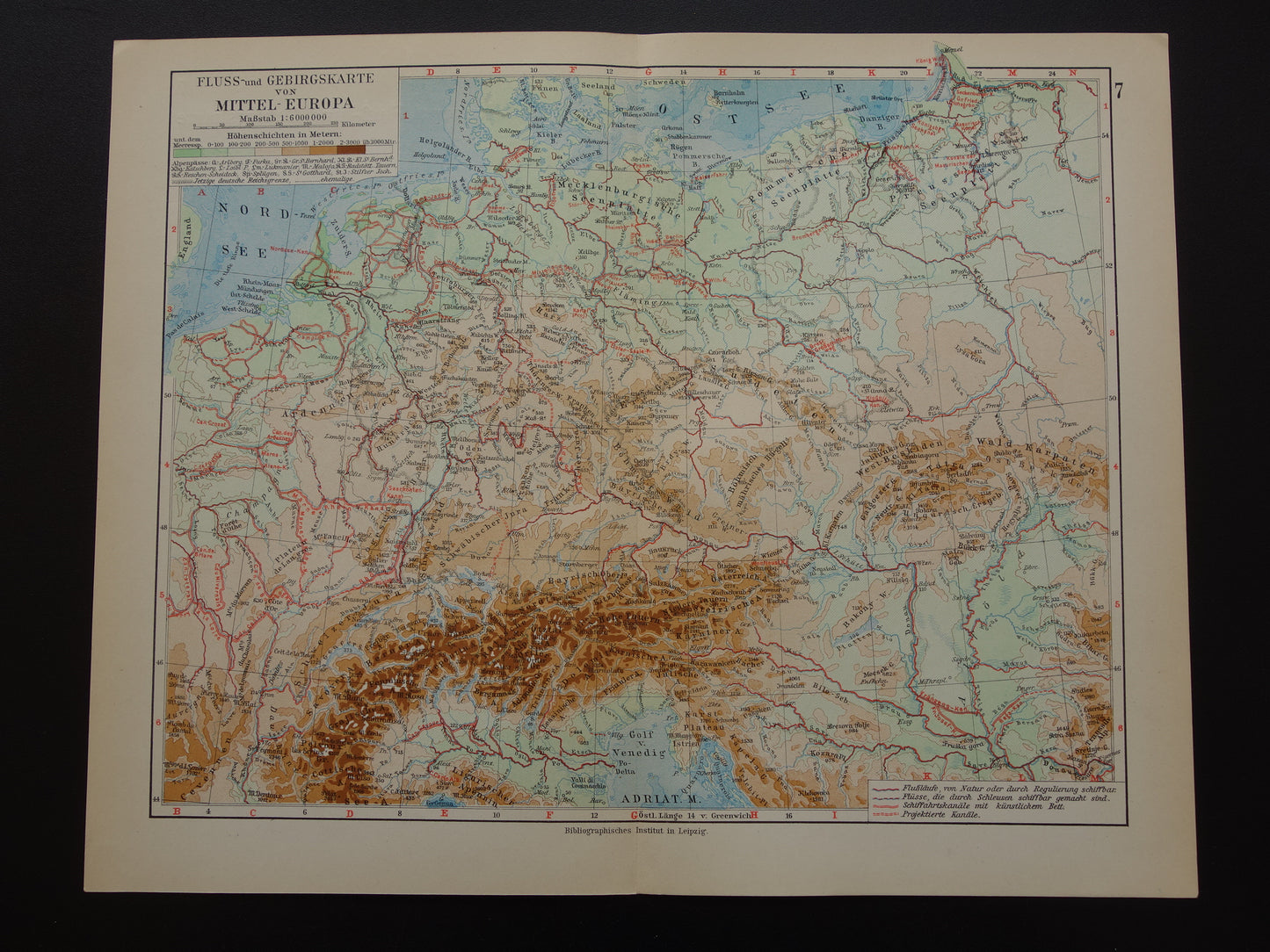 Oude kaart van Centraal Europa en Duitsland uit 1928 originele antieke hoogtekaart Alpen Bergen Rivieren Geologie te koop