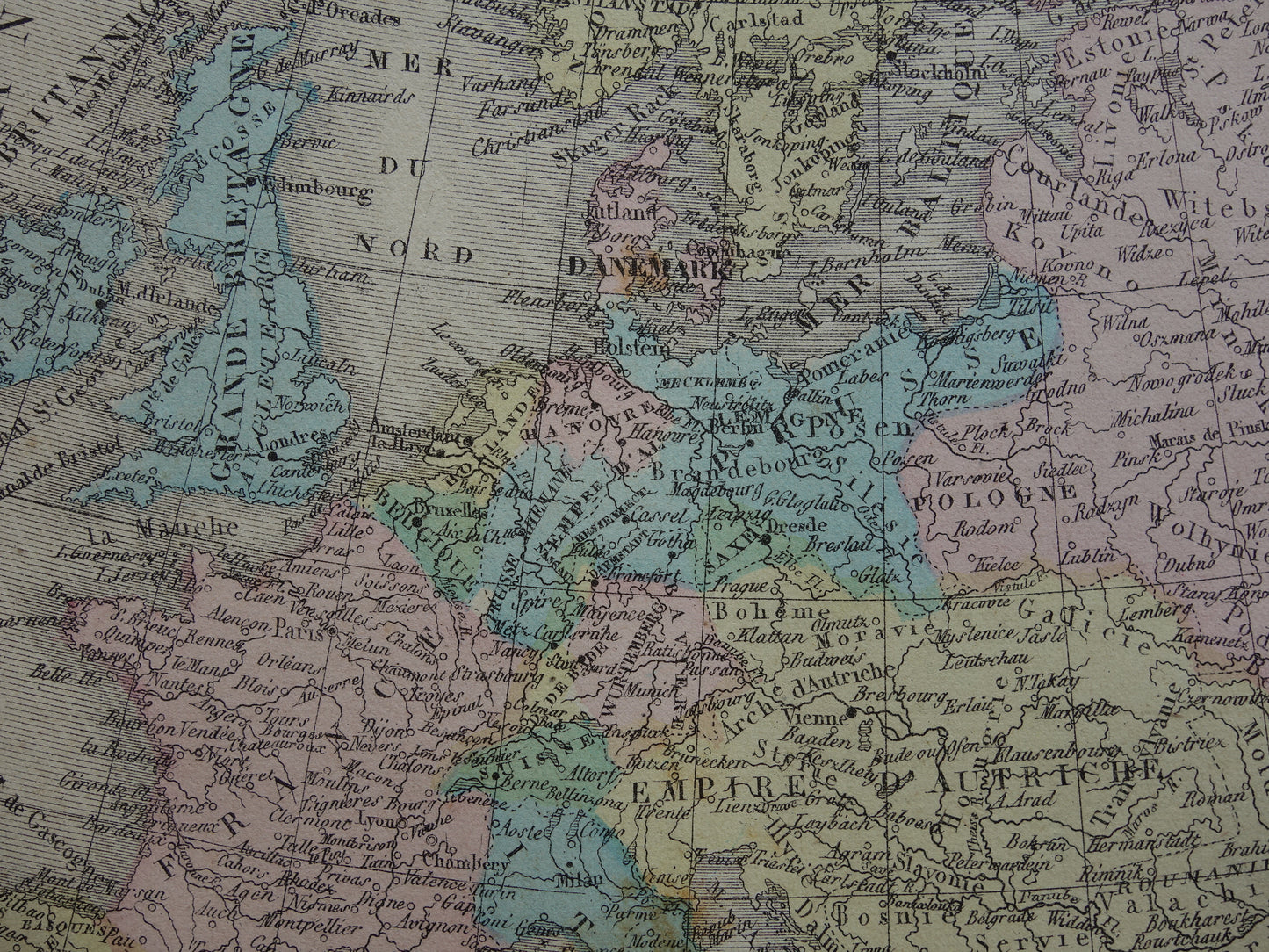 Oude kaart van Europa uit 1877 originele antieke handgekleurde landkaart continent Europa