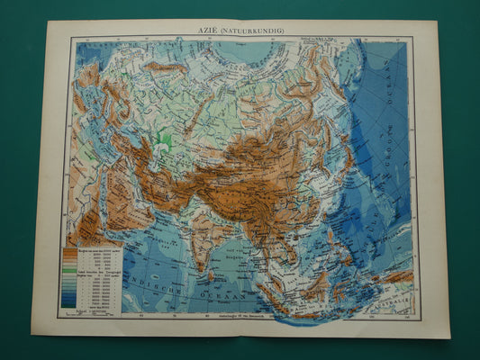 AZIË oude landkaart van continent Azië uit 1936 originele Nederlandse antieke kaart hoogtekaart bergen en rivieren