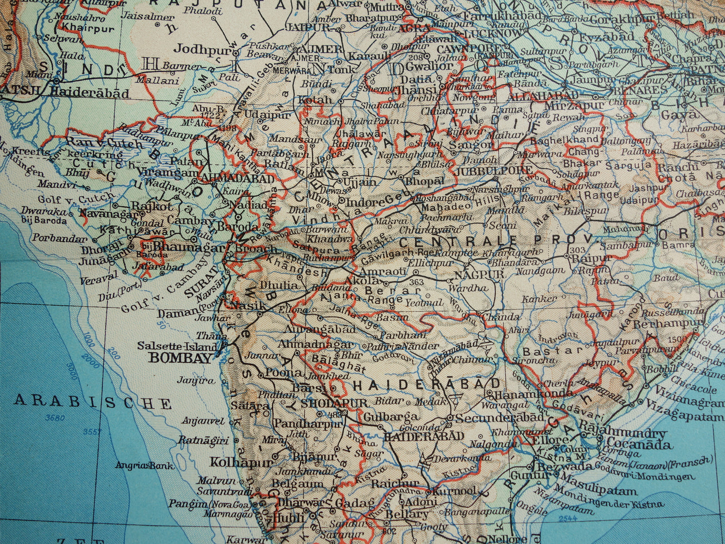 Oude kaart van India uit 1938 originele vintage Nederlandse landkaart van India hoogtekaart