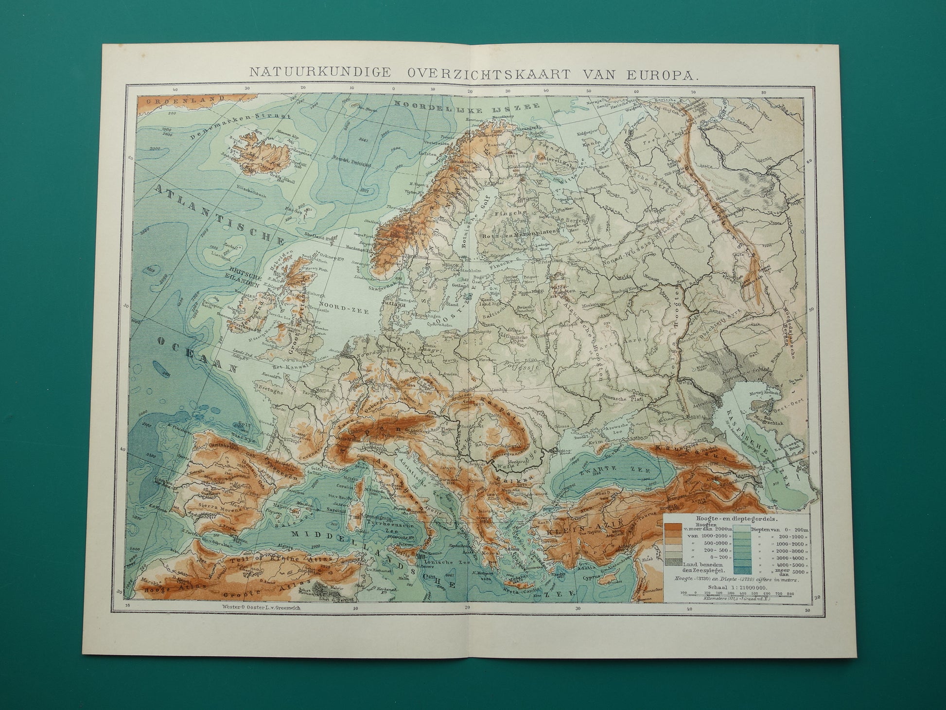 EUROPA Oude hoogtekaart van Europa uit 1916 originele Nederlandse antieke vintage kaart Bergen Rivieren Geologie landkaart
