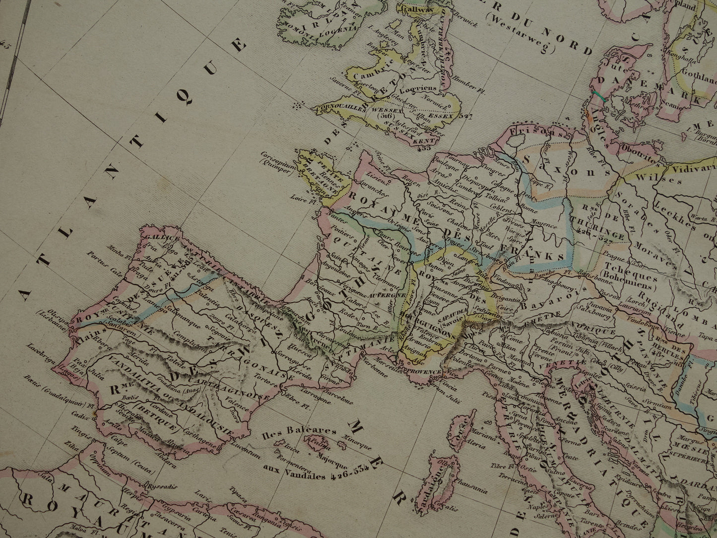 Oude kaart van de grote volksverhuizing in Europa tijdens 6e eeuw n. Chr. Antieke landkaart val van het (west) Romeinse Rijk - invasie barbaren