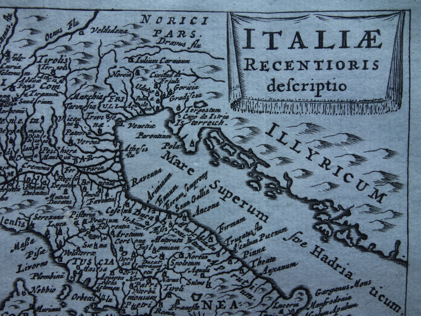 Oude kaart van Italië uit 1661 originele antieke Nederlandse landkaart klein formaat