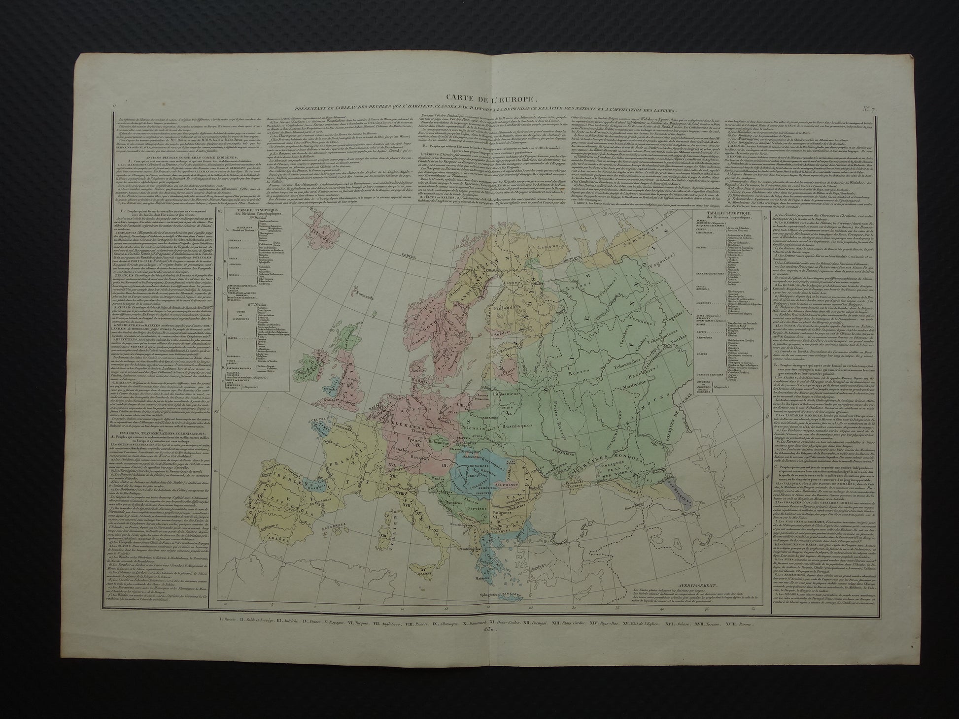 EUROPA oude kaart van Europa uit 1830 over taal en volken Antieke Landkaart Linguïstisch