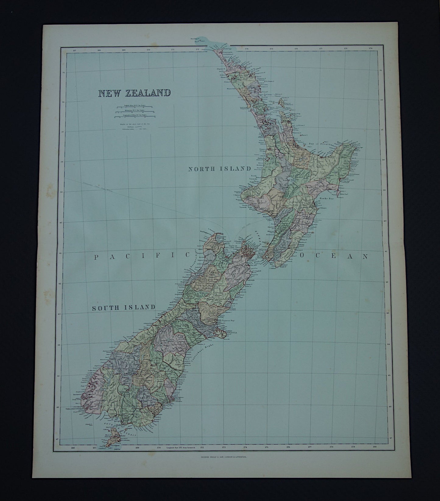 Oude landkaart van Nieuw-Zeeland uit 1890 Mooie origineel antieke kaart New Zealand Vintage landkaarten