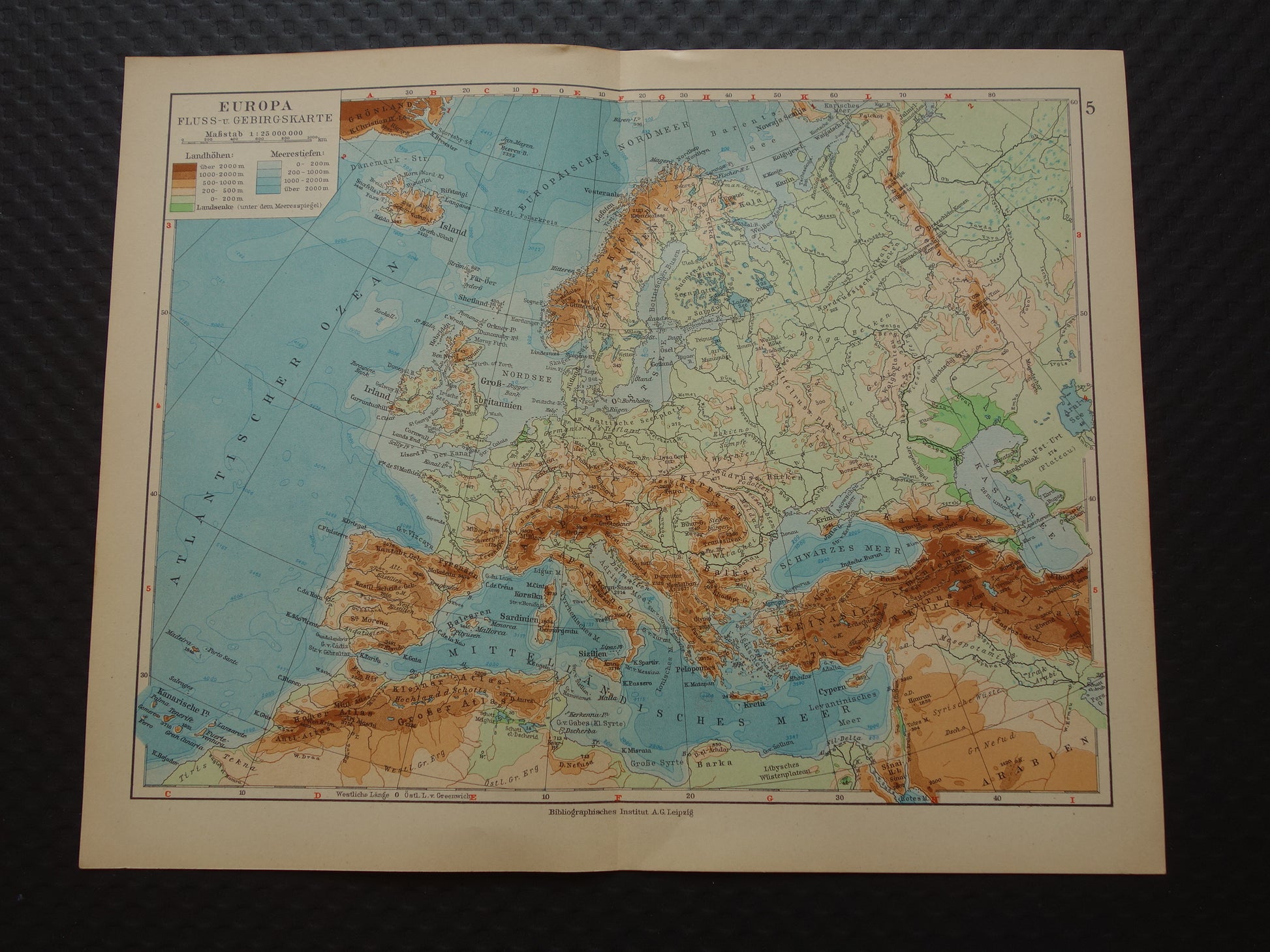 vintage hoogtekaart Europa 