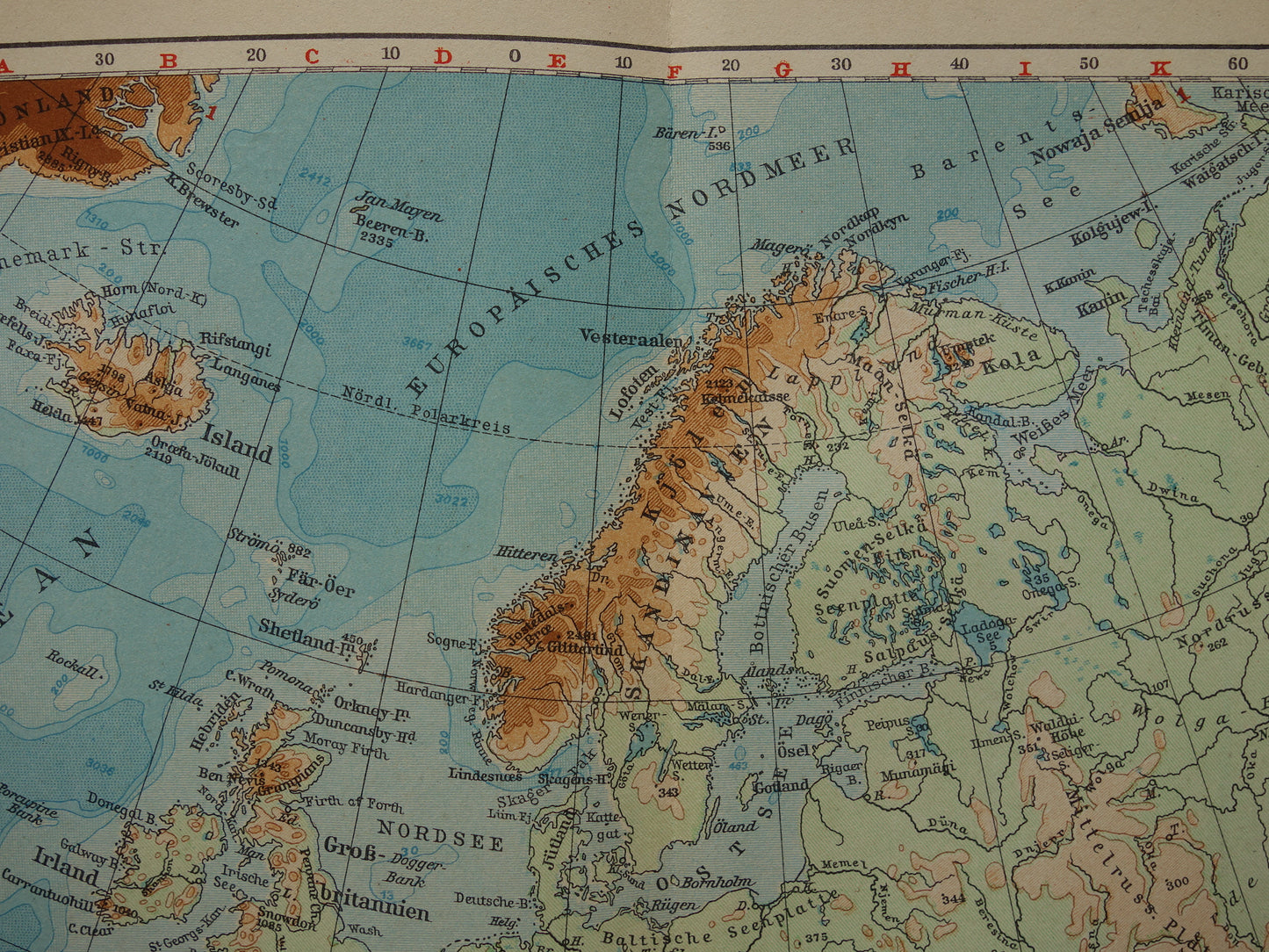 Oude hoogtekaart van Europa uit 1928 originele vintage kaart Alpen Bergen Rivieren Geologie landkaart te koop