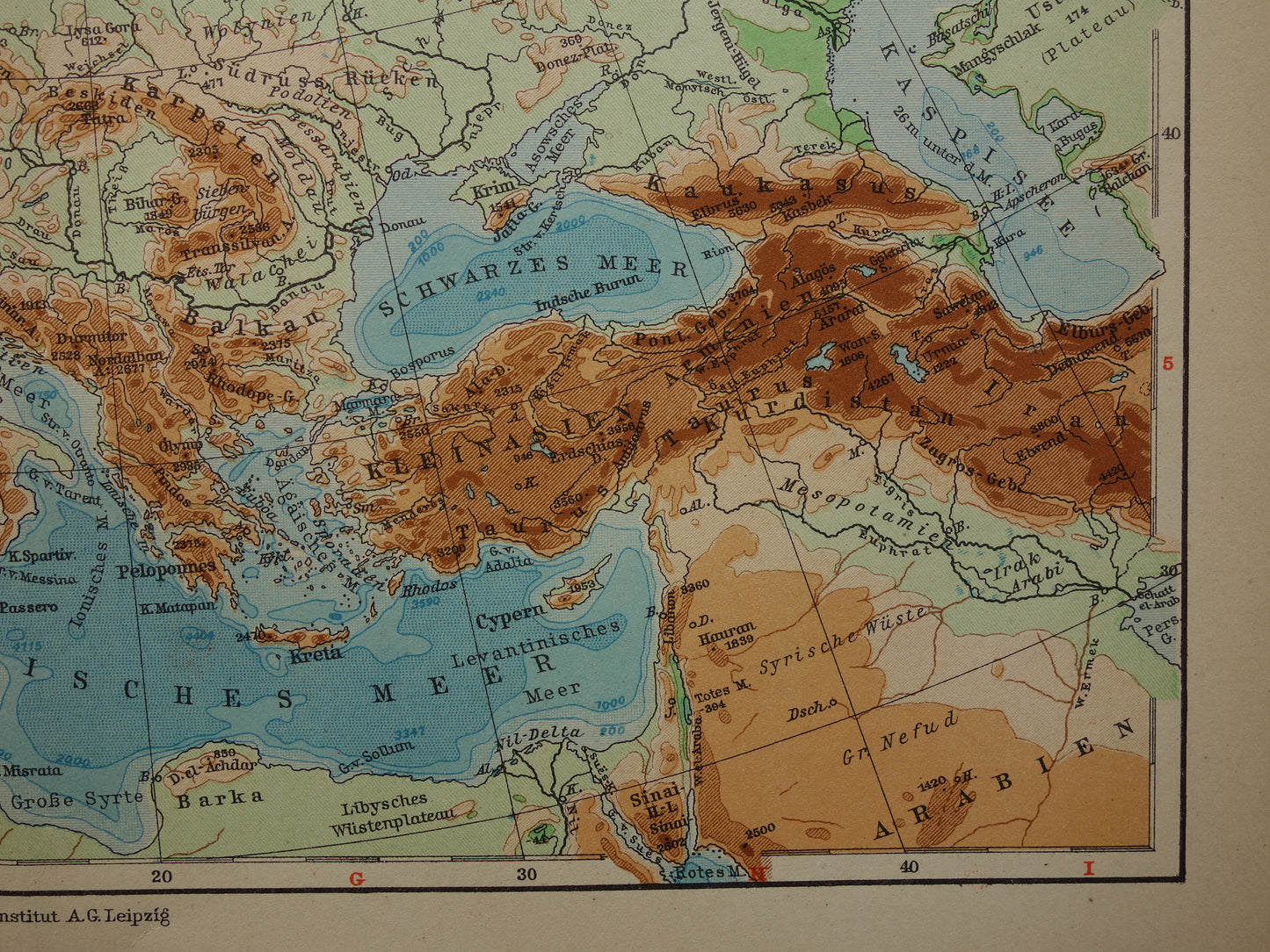 Oude hoogtekaart van Europa uit 1928 originele vintage kaart Alpen Bergen Rivieren Geologie landkaart te koop