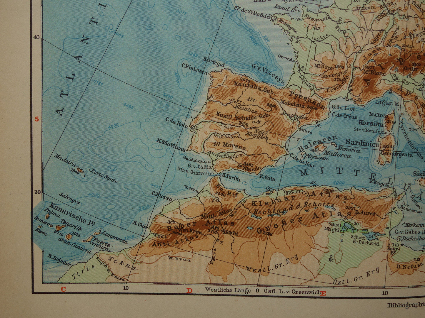 Oude hoogtekaart van Europa uit 1928 originele vintage kaart Alpen Bergen Rivieren Geologie landkaart te koop