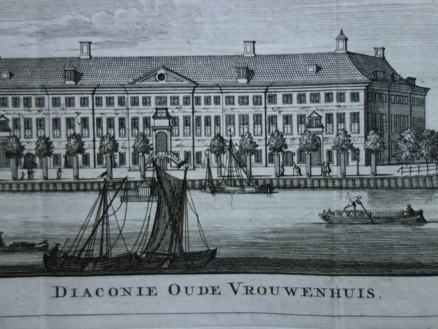 diaconie oude vrouwenhuis. antieke gravure

