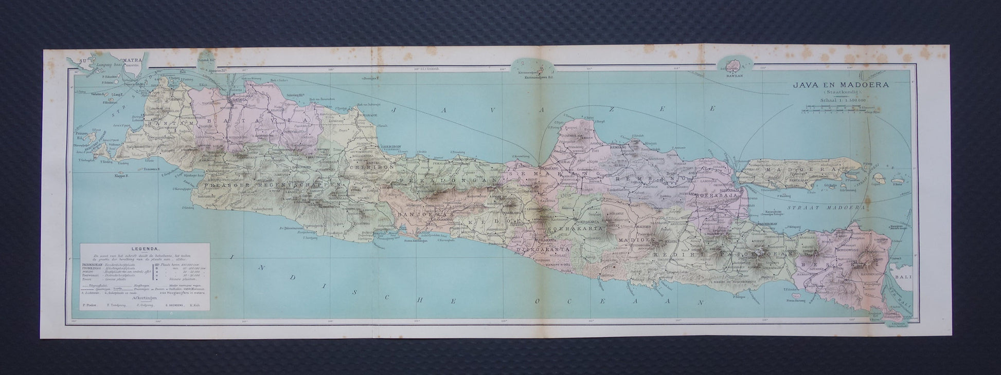 Java en Madoera staatkundig kaart landkaart uit 1918