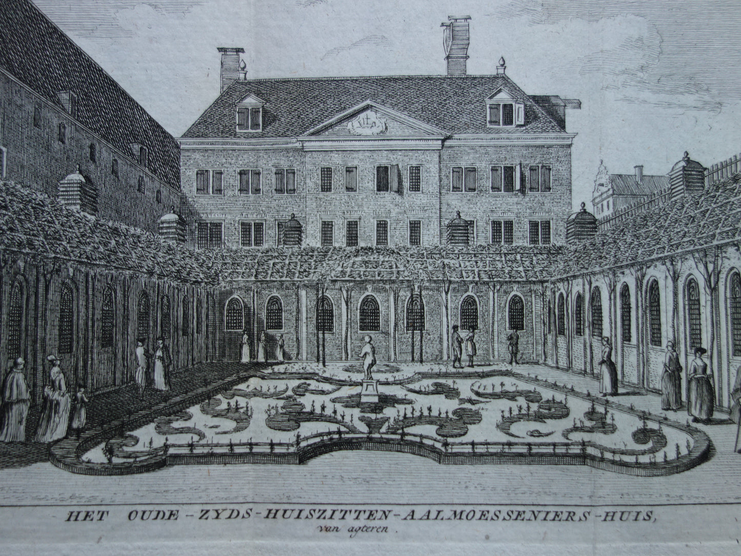 Oude prent van Oudezijds Huiszittenhuis / Academie van Bouwkunst in Amsterdam Originele antieke gravure Huiszittenaalmoezeniershuis Waterlooplein Historisch stadsgezicht Vintage Print