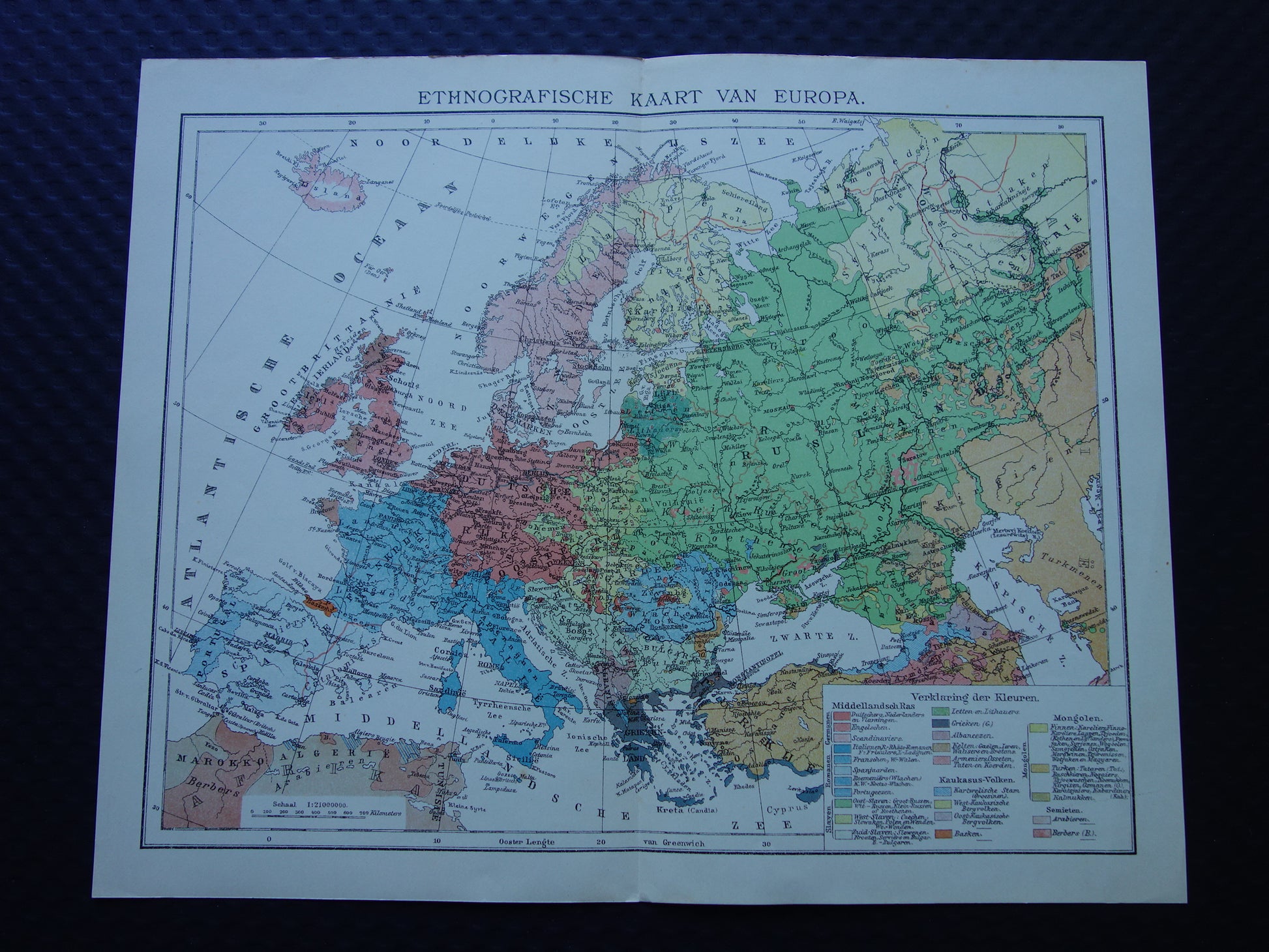 Oude etnografische kaart van Europa uit 1917 originele antieke landkaart etnografie van Europa continent vintage Nederlandse kaarten