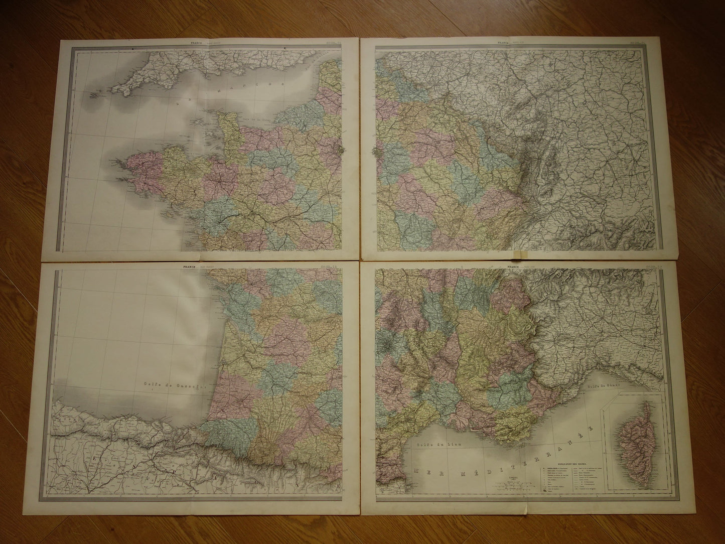 Antieke landkaarten van Frankrijk te koop. Zeer grote XL handgekleurde vintage kaart.