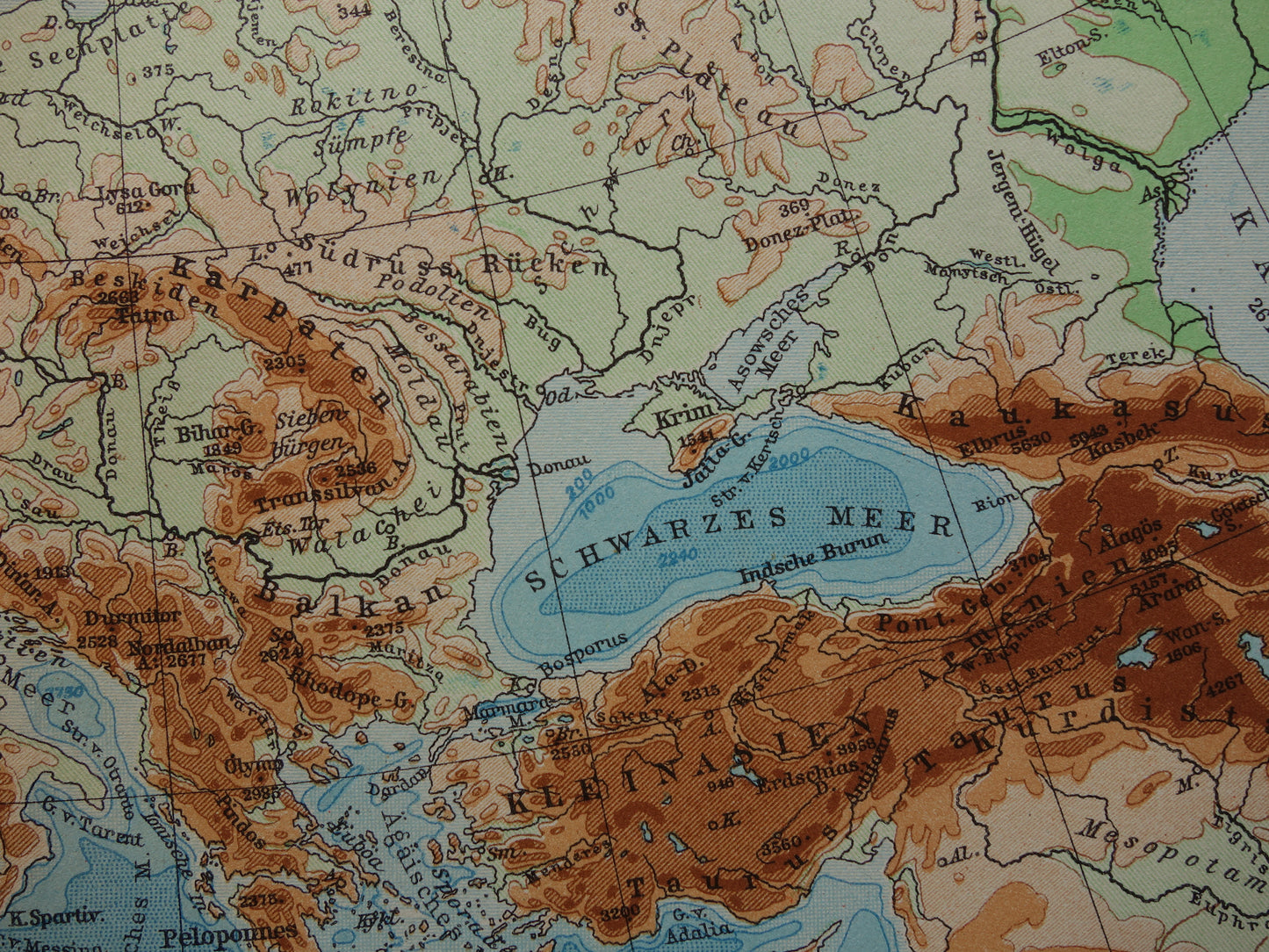 Oude hoogtekaart van Europa uit 1928 originele vintage kaart Alpen Bergen Rivieren Geologie landkaart te koop